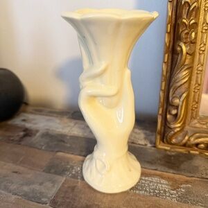 Vintage Shawnee U.S.A. Art Deco Hand Vase 1940’s Beautiful handvase